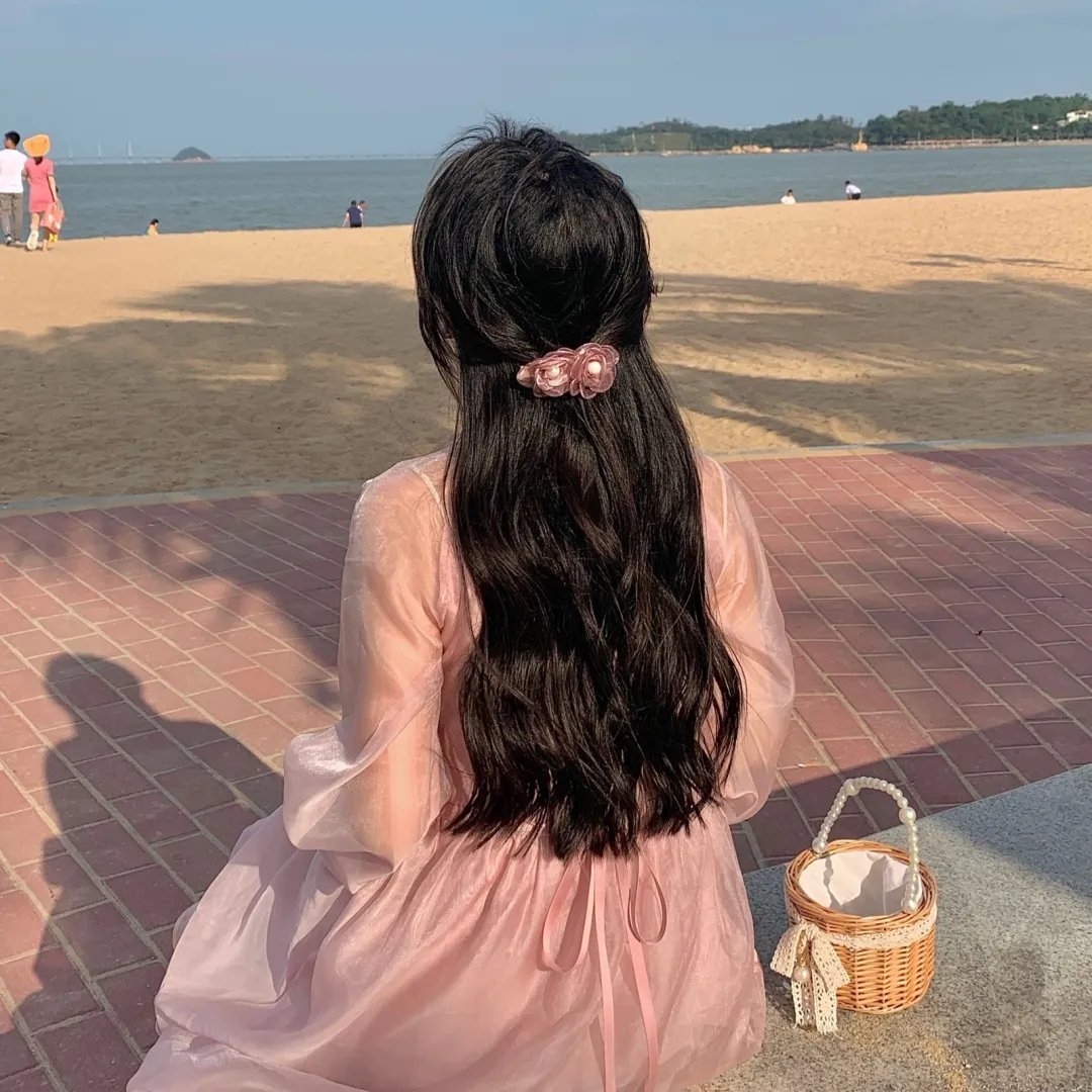 姑娘， 望着我